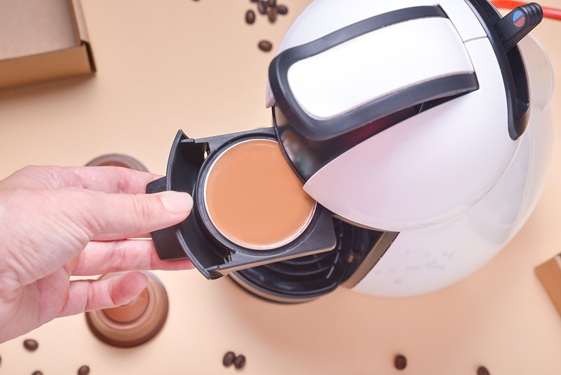 Nespresso, Dolce Gusto, Tassimo, Cafissimo czy Lavazza - czym różnią się systemy kapsułkowe?
